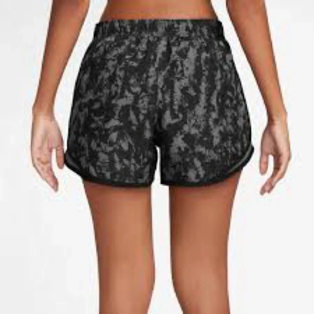 Nike Dri fit tempo shorts athletic activewear women’s size XS zero to move new‎